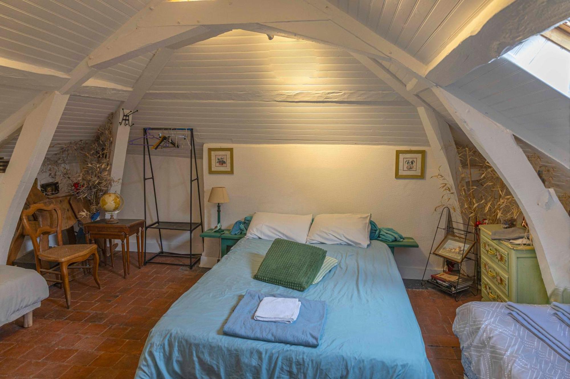 Chambre D'Hotes Les Jardins De Marie, Sci Charles III Bernay  Esterno foto