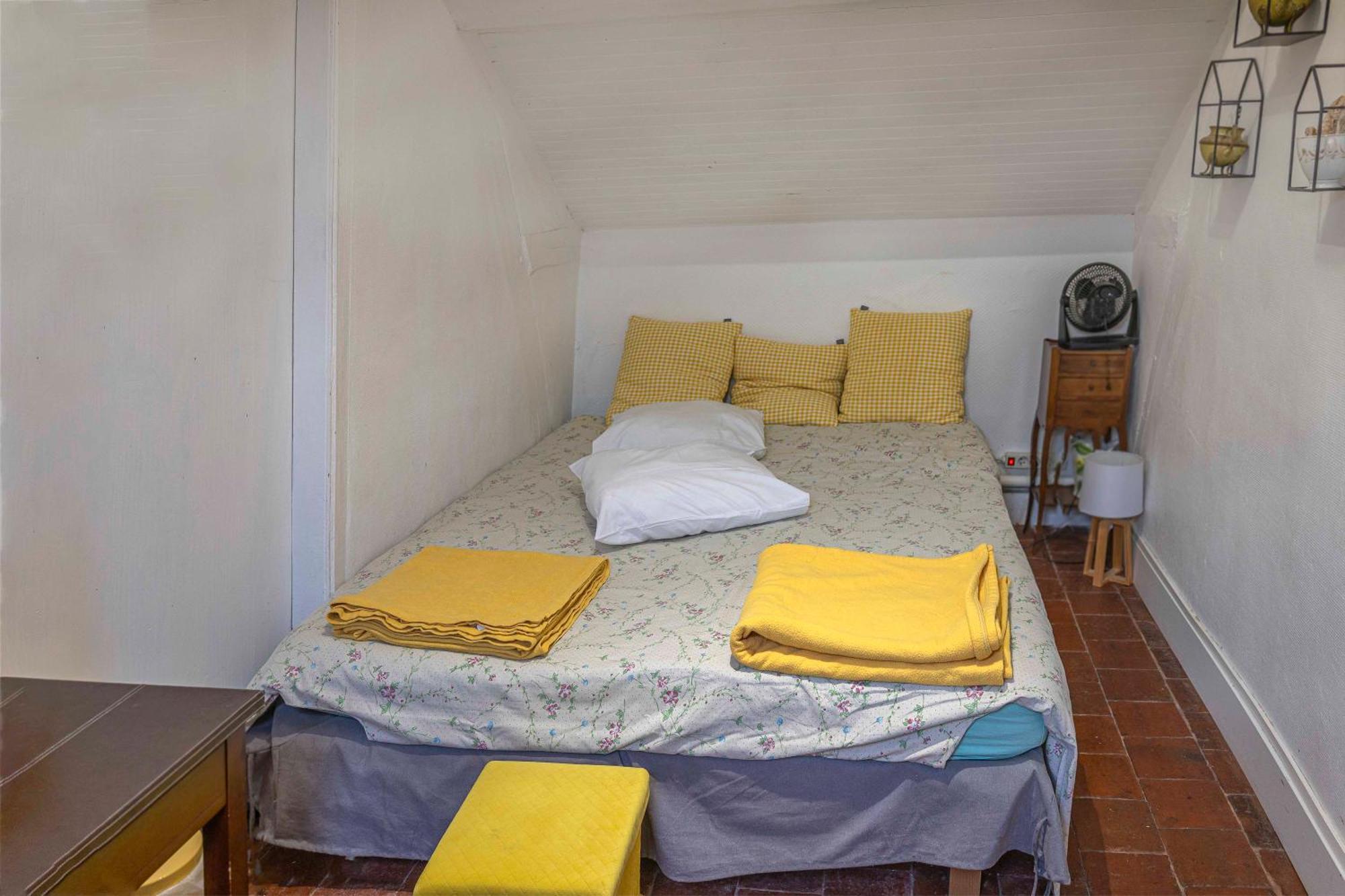 Chambre D'Hotes Les Jardins De Marie, Sci Charles III Bernay  Esterno foto